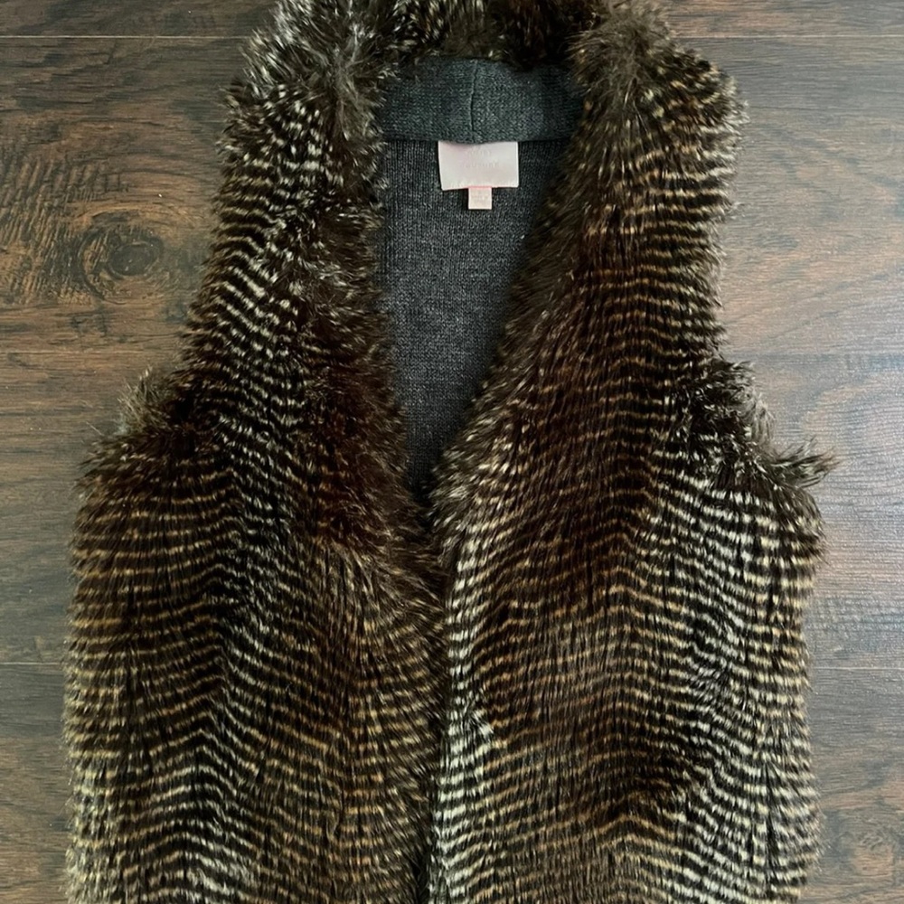 Romeo & Juliet Couture Angora Faux Fur Vest size Small S $195 EUC